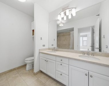 25 E Superior Street - Photo Thumbnail 10