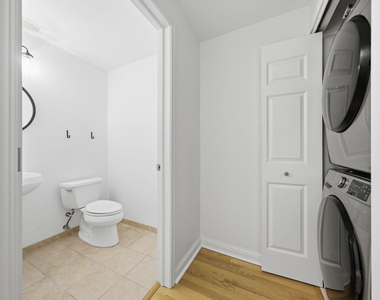 25 E Superior Street - Photo Thumbnail 11