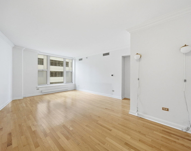 25 E Superior Street - Photo Thumbnail 5