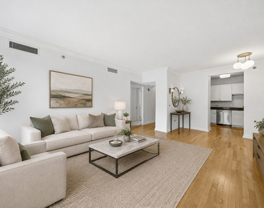 25 E Superior Street - Photo Thumbnail 1