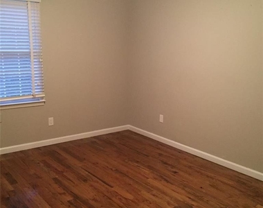 7070 Derby Court - Photo Thumbnail 8