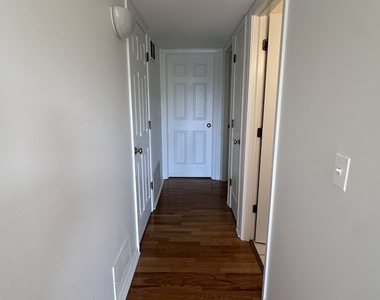 234 W Court Of Shorewood - Photo Thumbnail 6