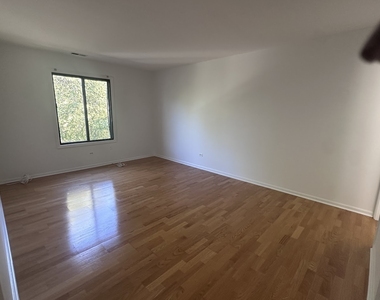 234 W Court Of Shorewood - Photo Thumbnail 11
