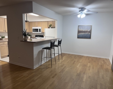 234 W Court Of Shorewood - Photo Thumbnail 2
