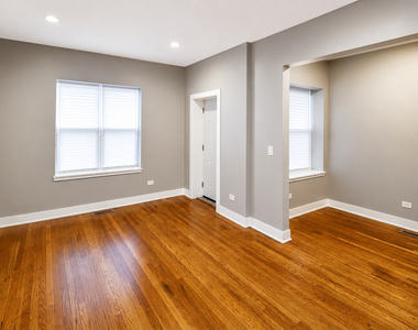 5310 S Harper Avenue - Photo Thumbnail 10