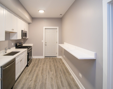 5310 S Harper Avenue - Photo Thumbnail 2