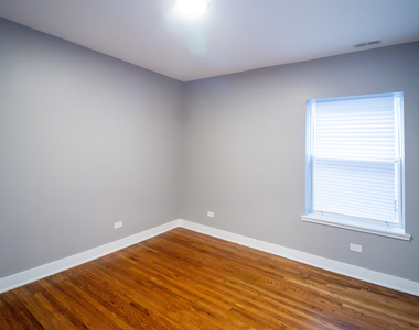 5310 S Harper Avenue - Photo Thumbnail 7