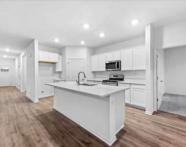 301 Westminster Court - Photo Thumbnail 12