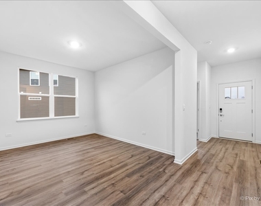 301 Westminster Court - Photo Thumbnail 3