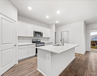 301 Westminster Court - Photo Thumbnail 14