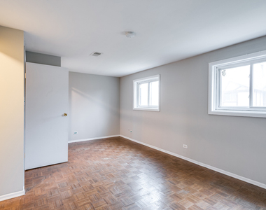 18w269 Kirkland Lane - Photo Thumbnail 10
