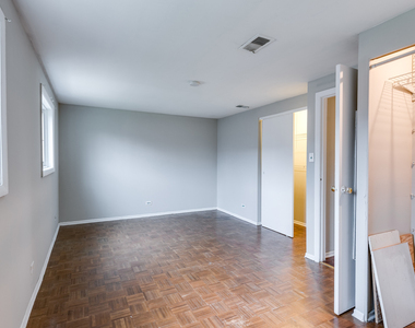 18w269 Kirkland Lane - Photo Thumbnail 12