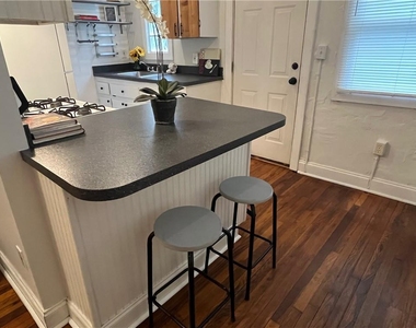 1115 Shelby Place Se - Photo Thumbnail 12