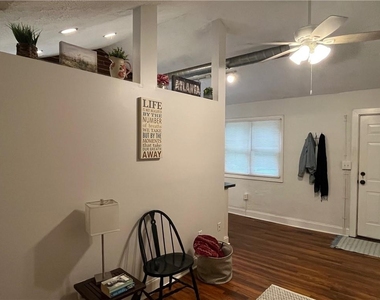 1115 Shelby Place Se - Photo Thumbnail 9