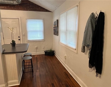 1115 Shelby Place Se - Photo Thumbnail 11