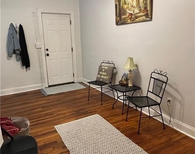 1115 Shelby Place Se - Photo Thumbnail 6