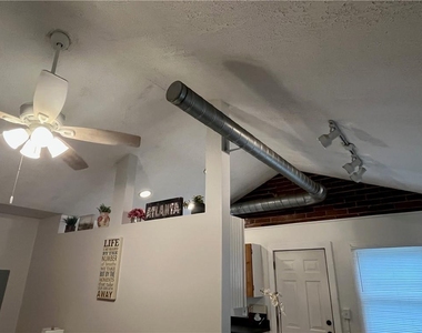 1115 Shelby Place Se - Photo Thumbnail 4