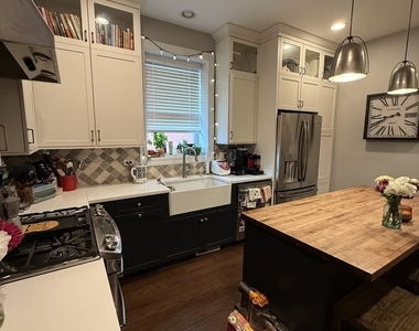 1815 N Paulina Street - Photo Thumbnail 9