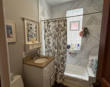 1815 N Paulina Street - Photo Thumbnail 6