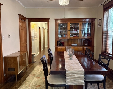 1815 N Paulina Street - Photo Thumbnail 3