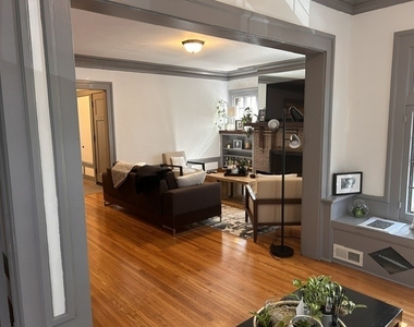 717 W Junior Terrace - Photo Thumbnail 3