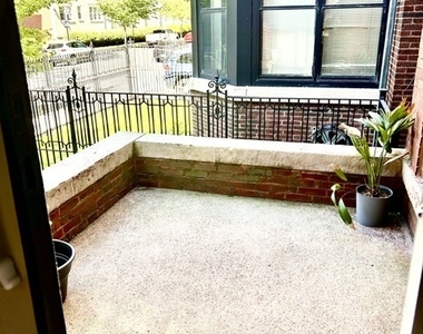 717 W Junior Terrace - Photo Thumbnail 15