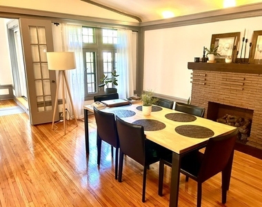 717 W Junior Terrace - Photo Thumbnail 6