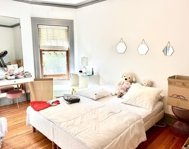 717 W Junior Terrace - Photo Thumbnail 12
