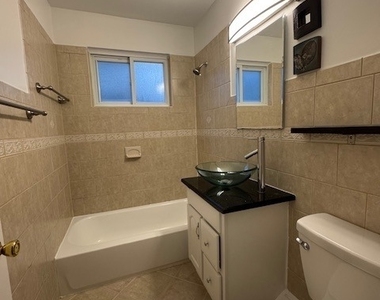 2424 W Estes Avenue - Photo Thumbnail 15