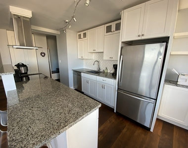 2700 N Hampden Court - Photo Thumbnail 9