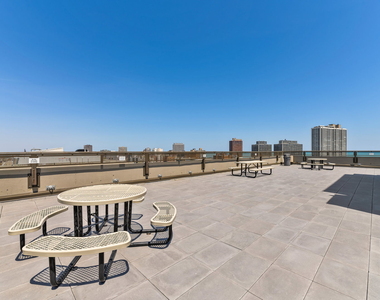 2700 N Hampden Court - Photo Thumbnail 22