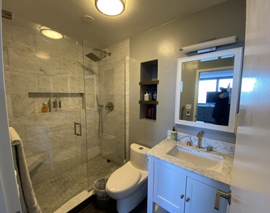 2700 N Hampden Court - Photo Thumbnail 15