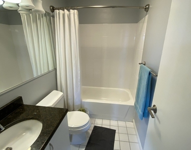 2700 N Hampden Court - Photo Thumbnail 17