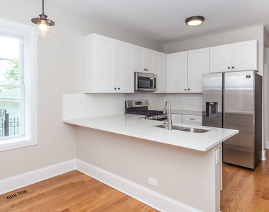 1840 N Saint Louis Avenue - Photo Thumbnail 10