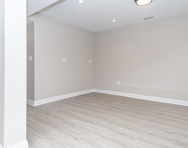 1840 N Saint Louis Avenue - Photo Thumbnail 18