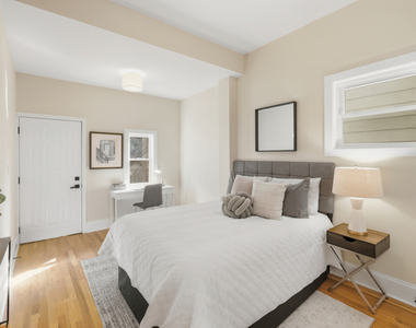 3053 N Seminary Avenue - Photo Thumbnail 9