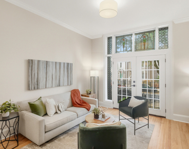 3053 N Seminary Avenue - Photo Thumbnail 1