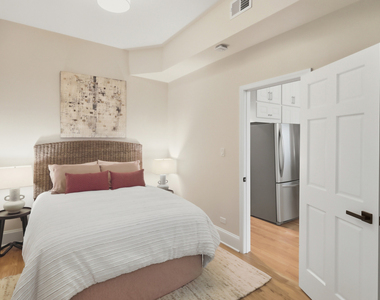 3053 N Seminary Avenue - Photo Thumbnail 8
