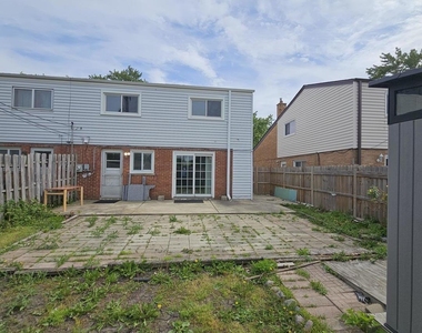 9268 Barberry Lane - Photo Thumbnail 17