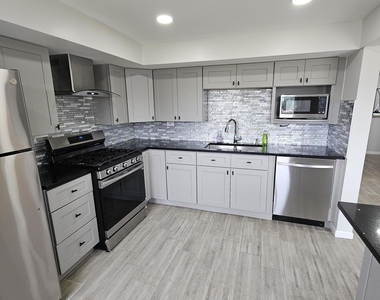 9268 Barberry Lane - Photo Thumbnail 5