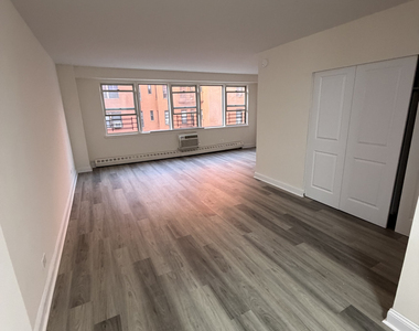 87-15 165th Street - Photo Thumbnail 2