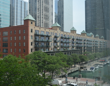 440 N Mcclurg Court - Photo Thumbnail 1