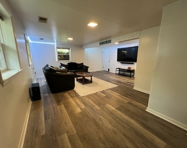 1218 Lincoln Avenue - Photo Thumbnail 7