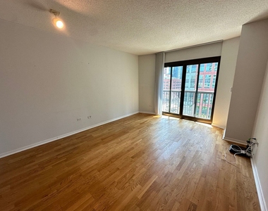 400 N La Salle Drive - Photo Thumbnail 3
