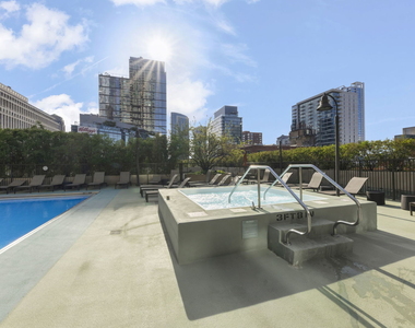 400 N La Salle Drive - Photo Thumbnail 10
