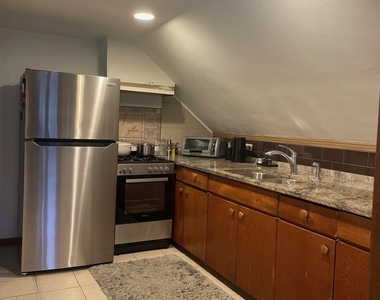 1105 W Touhy Avenue - Photo Thumbnail 4
