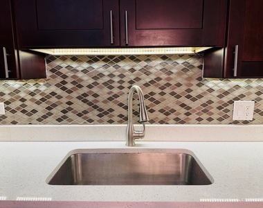 115 Marengo Avenue - Photo Thumbnail 7