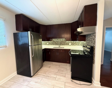 115 Marengo Avenue - Photo Thumbnail 4