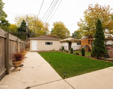 2321 N Sawyer Avenue - Photo Thumbnail 9