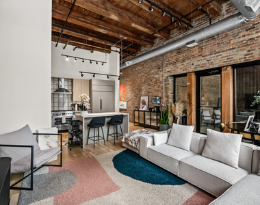 153 W Ohio Street - Photo Thumbnail 3